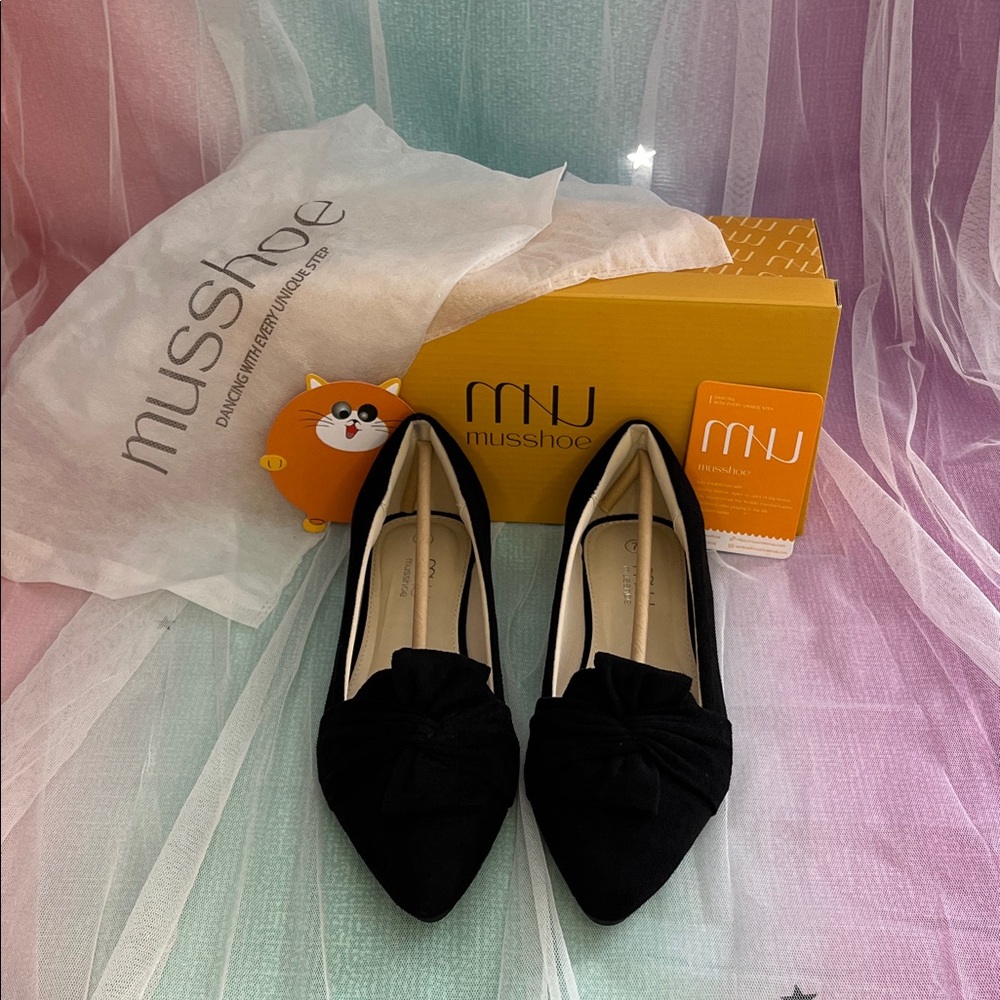 mussheel Black Pointed Toe Bow Flats for Women